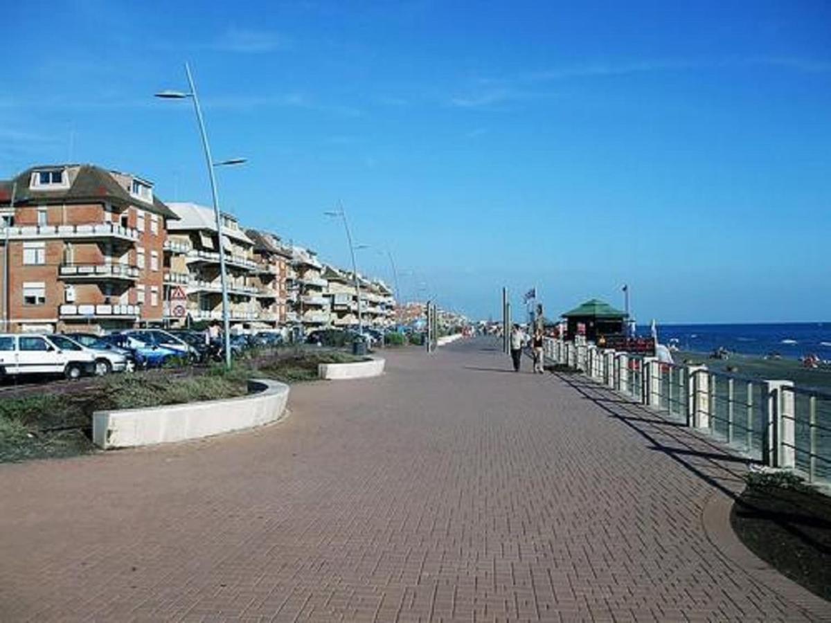 Blue Marine Di Ostia Hotel Bagian luar foto